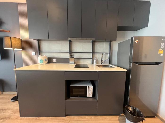 sea view room great location n