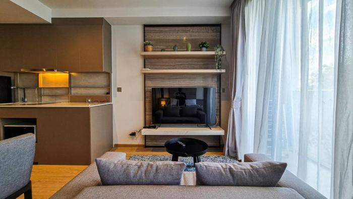 sea view room great location n