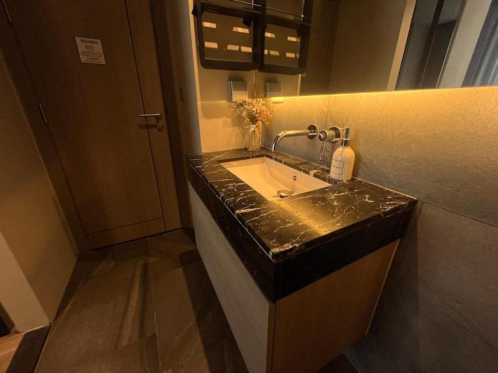 sea view room great location n