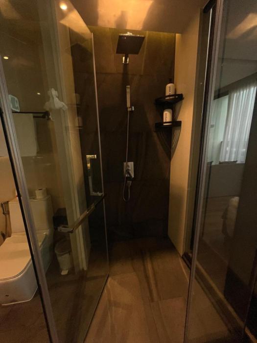 sea view room great location n