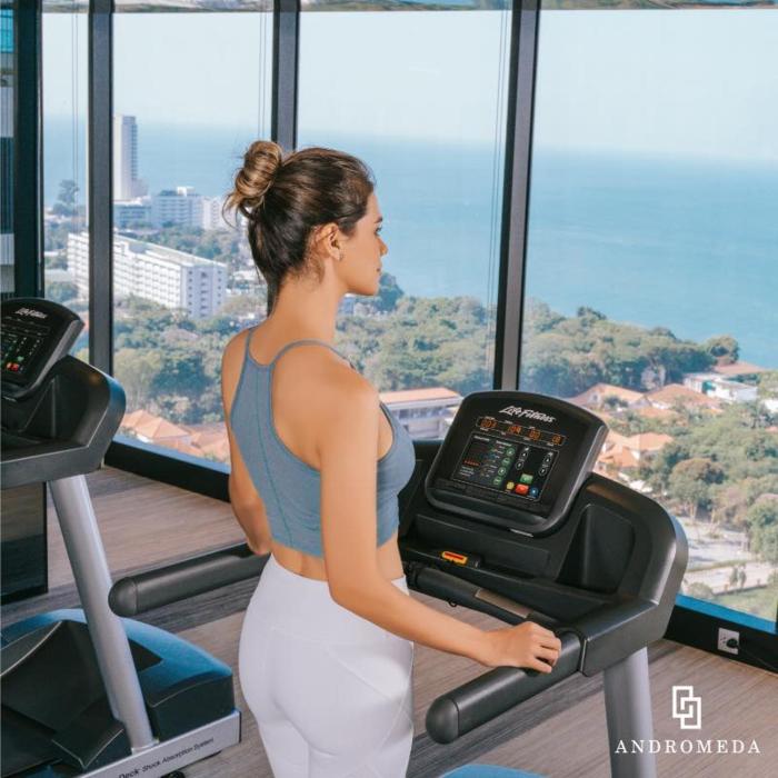 sea view room great location n