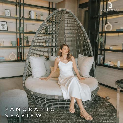 sea view room great location n