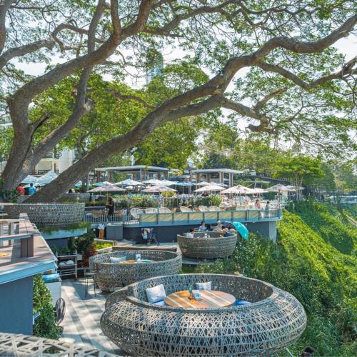 sea view room great location n