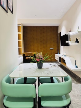 shreshtam apart hotel kondapur