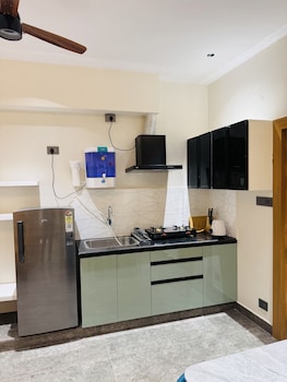 shreshtam apart hotel kondapur