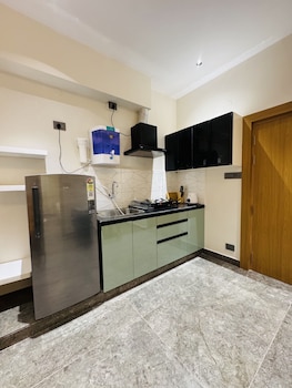 shreshtam apart hotel kondapur