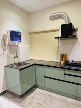 shreshtam apart hotel kondapur