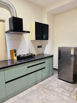 shreshtam apart hotel kondapur