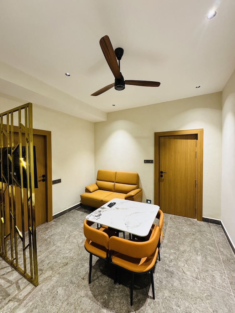 shreshtam apart hotel kondapur