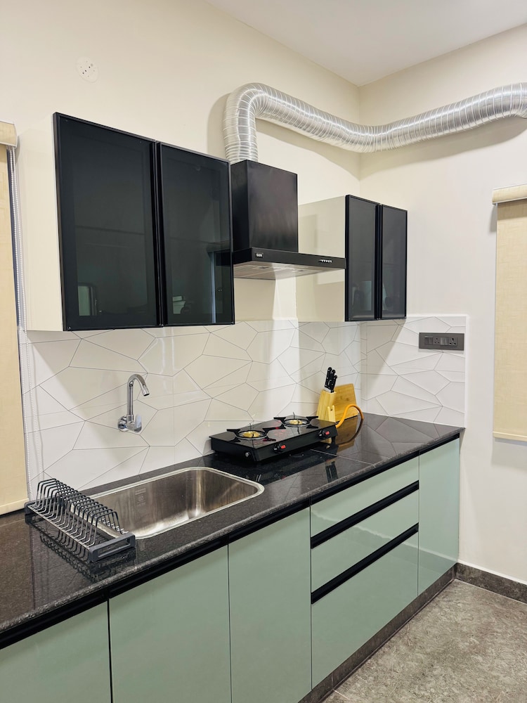 shreshtam apart hotel kondapur