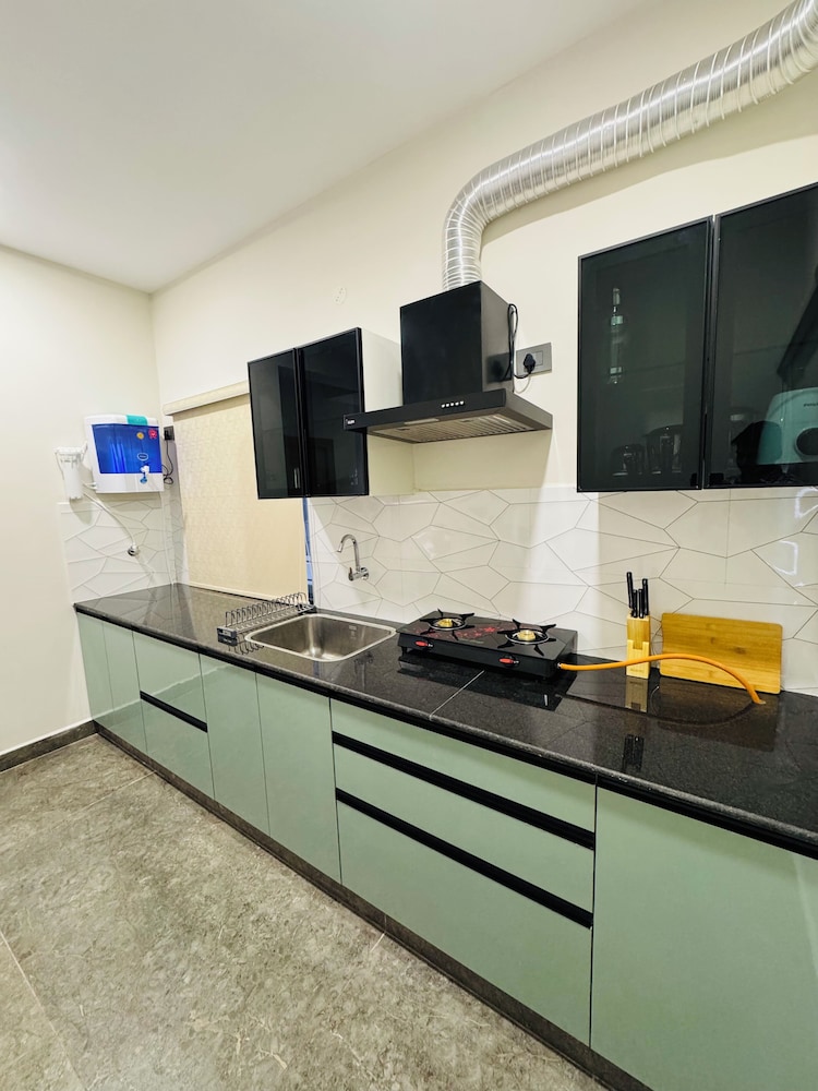 shreshtam apart hotel kondapur