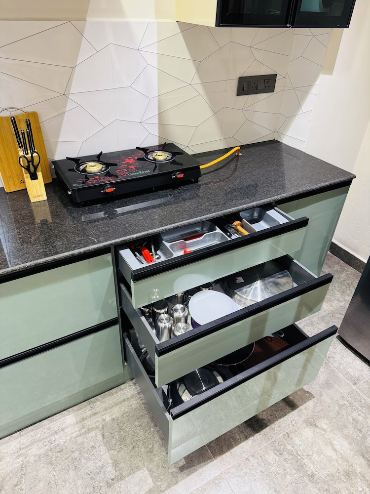 shreshtam apart hotel kondapur