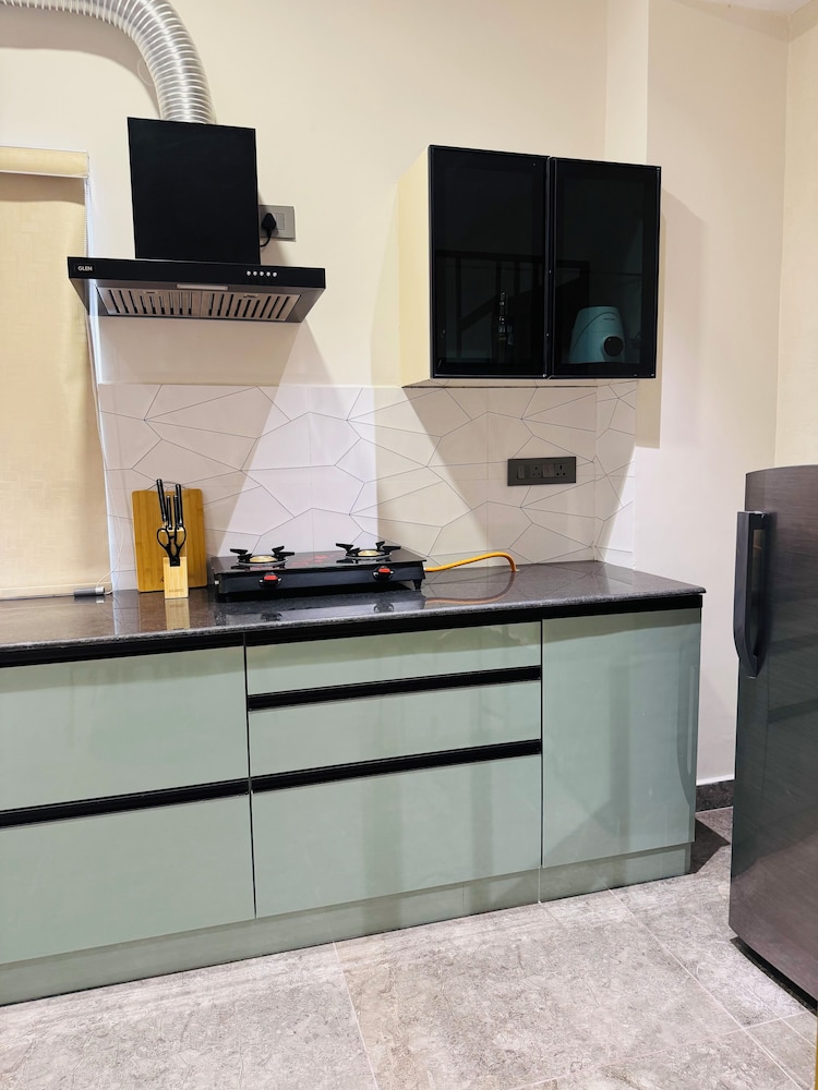 shreshtam apart hotel kondapur