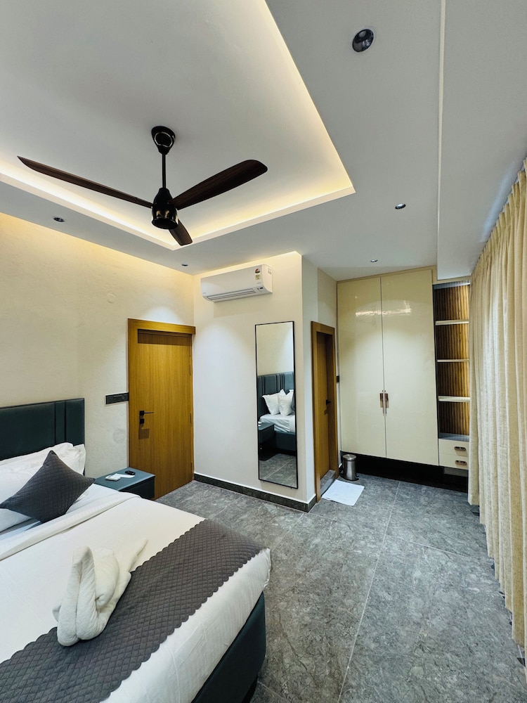 shreshtam apart hotel kondapur