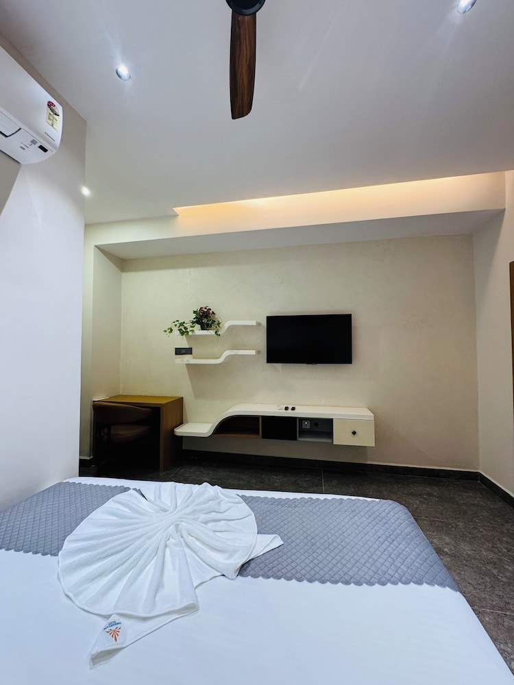 shreshtam apart hotel kondapur