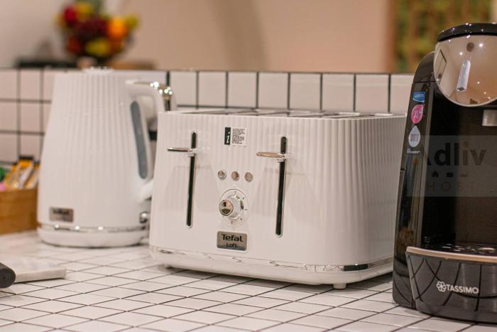 stunning chapel margate hideaway by adliv