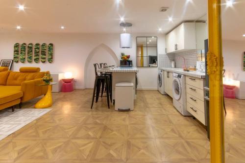 Stunning Chapel Margate Hideaway By Adliv,,0 star