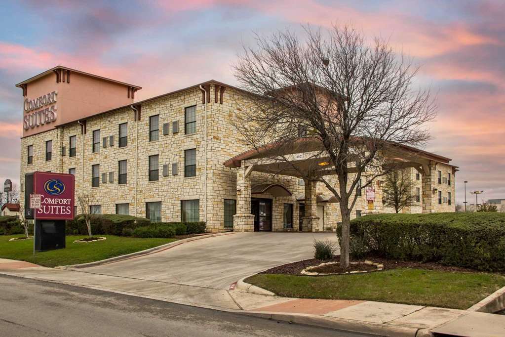 comfort suites near seaworld