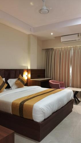 Hotel Days Inn,,2 star