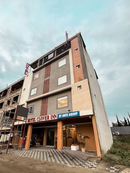 hotel clover inn by onyx group