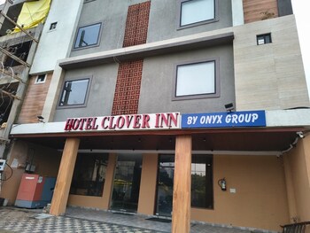 hotel clover inn by onyx group