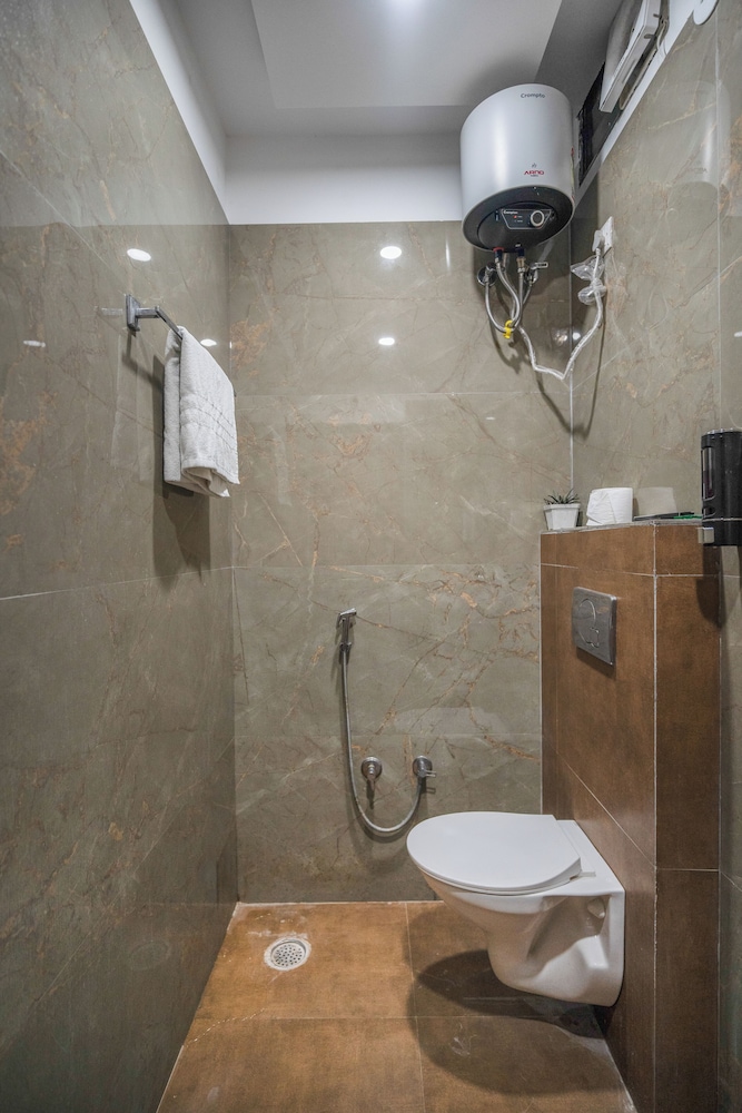 hotel clover inn by onyx group