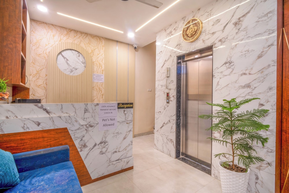 hotel clover inn by onyx group