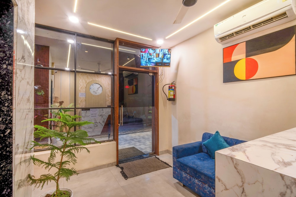 hotel clover inn by onyx group