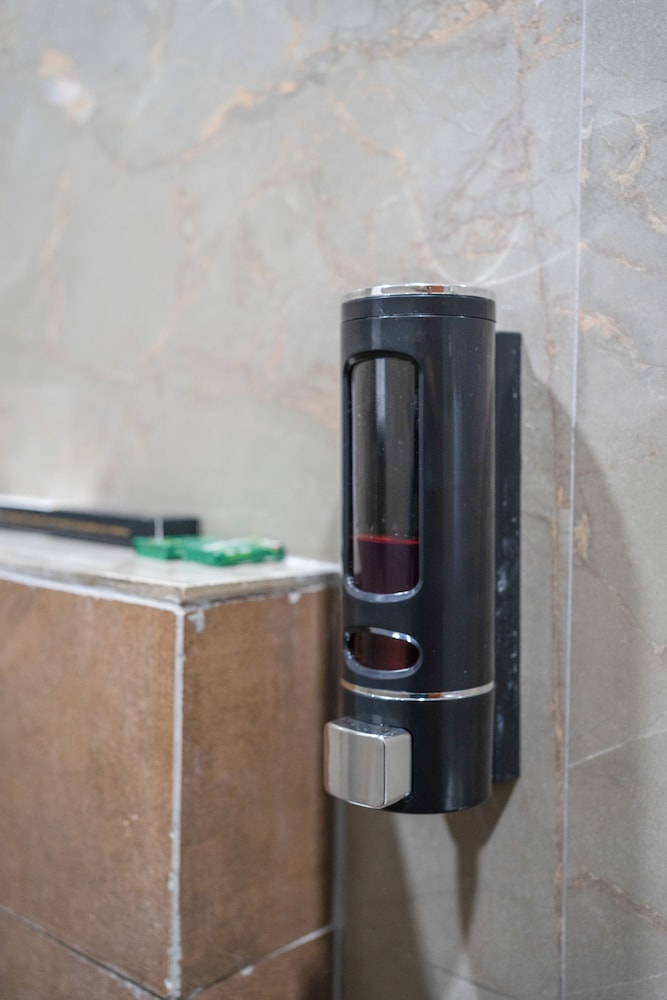 hotel clover inn by onyx group