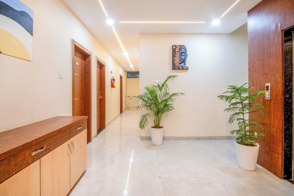 hotel clover inn by onyx group