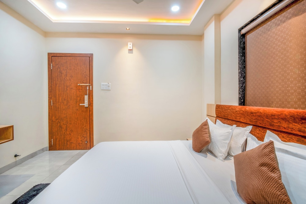 hotel clover inn by onyx group