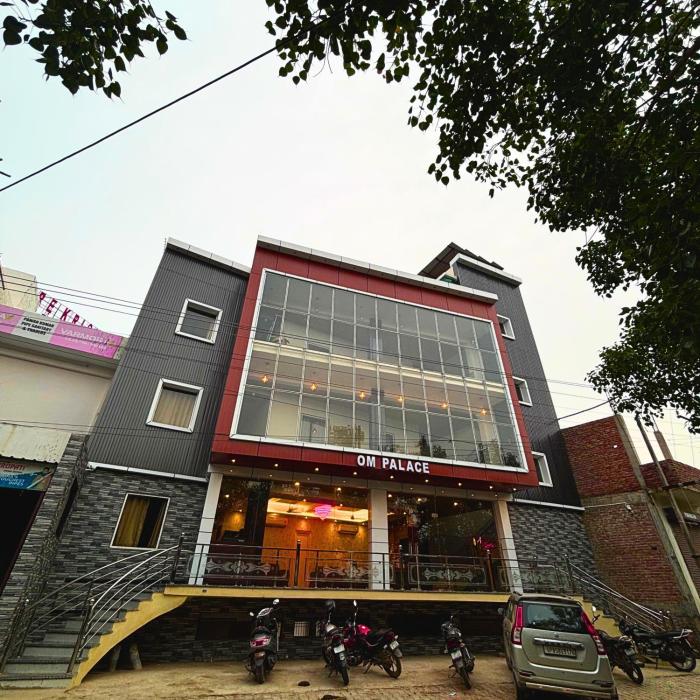 hotel om palace