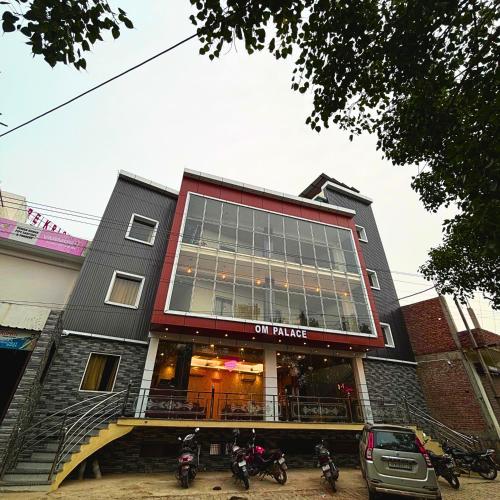hotel om palace