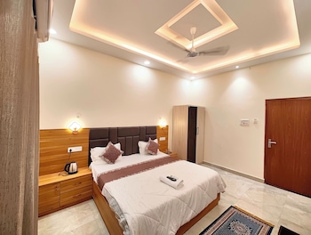 hotel v palace ayodhya