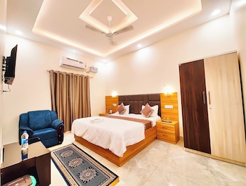 hotel v palace ayodhya