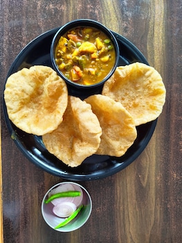 Hotel V Palace Ayodhya,,3 star