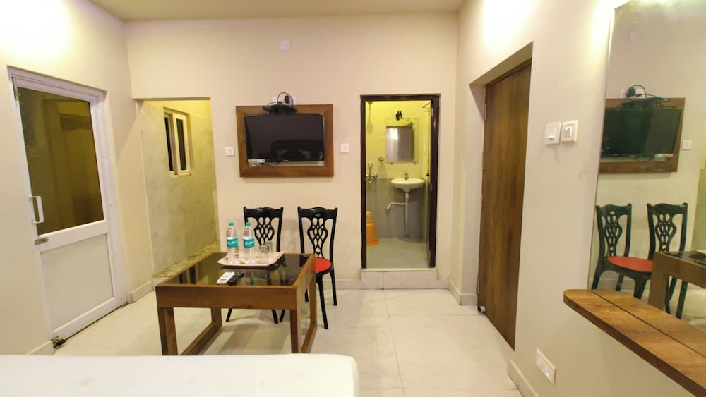 premium hotel g s palace lucknow