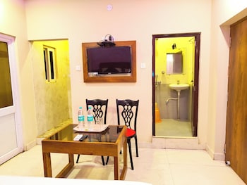 premium hotel g s palace lucknow