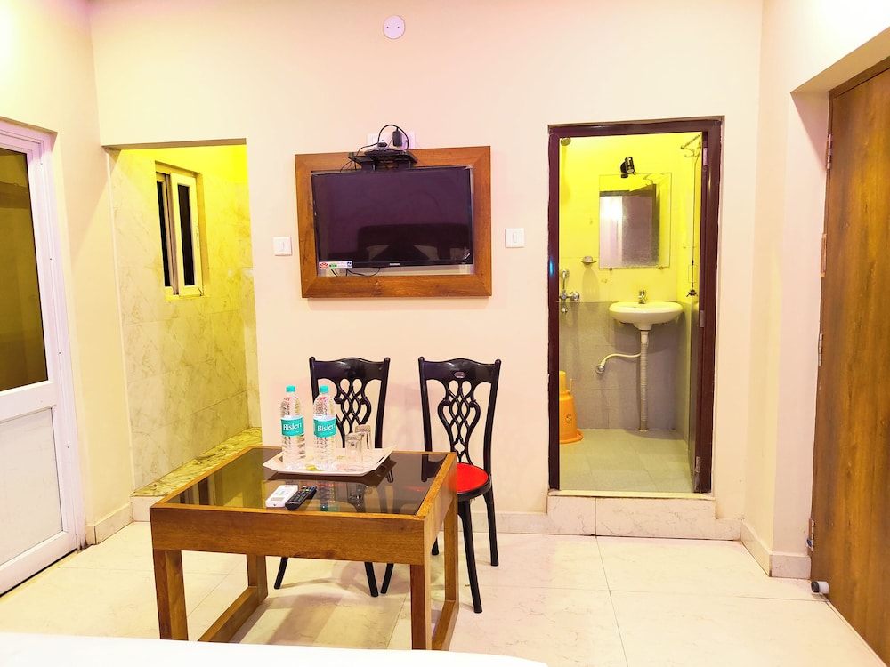 premium hotel g s palace lucknow