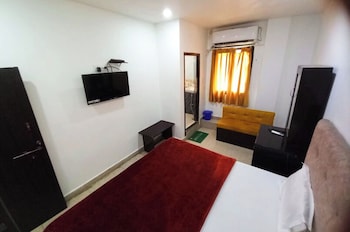 hotel m e t r o regency lucknow