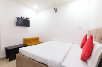 hotel m e t r o regency lucknow