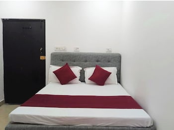 hotel m e t r o regency lucknow