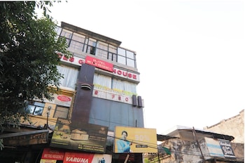 hotel m e t r o regency lucknow