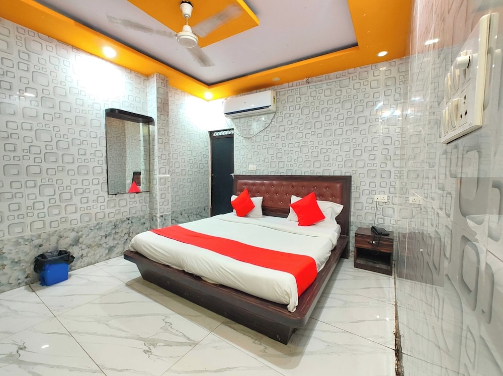 hotel kri sh na palace charbagh lucknow