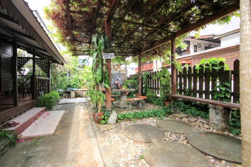 hotel o ombak inn chalet