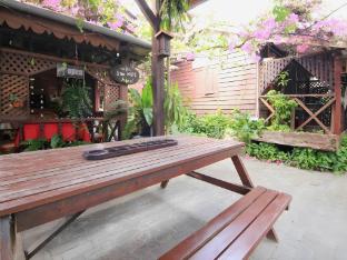 hotel o ombak inn chalet