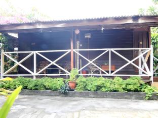 hotel o ombak inn chalet