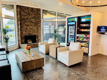Clarion Pointe Mount Vernon - Burlington,,3 star