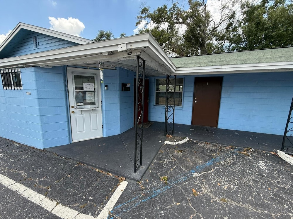 antigua motel by oyo tampa us 41