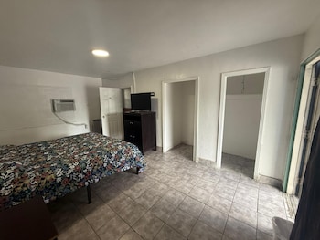 antigua motel by oyo tampa us 41